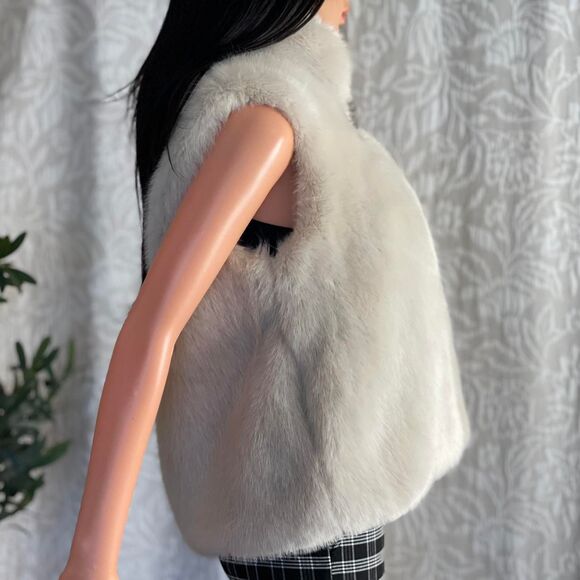 Vintage 90s White Faux Fur Vest Satin Lined Winter Glam Gilet Toggle Closure L - Picture 3 of 8